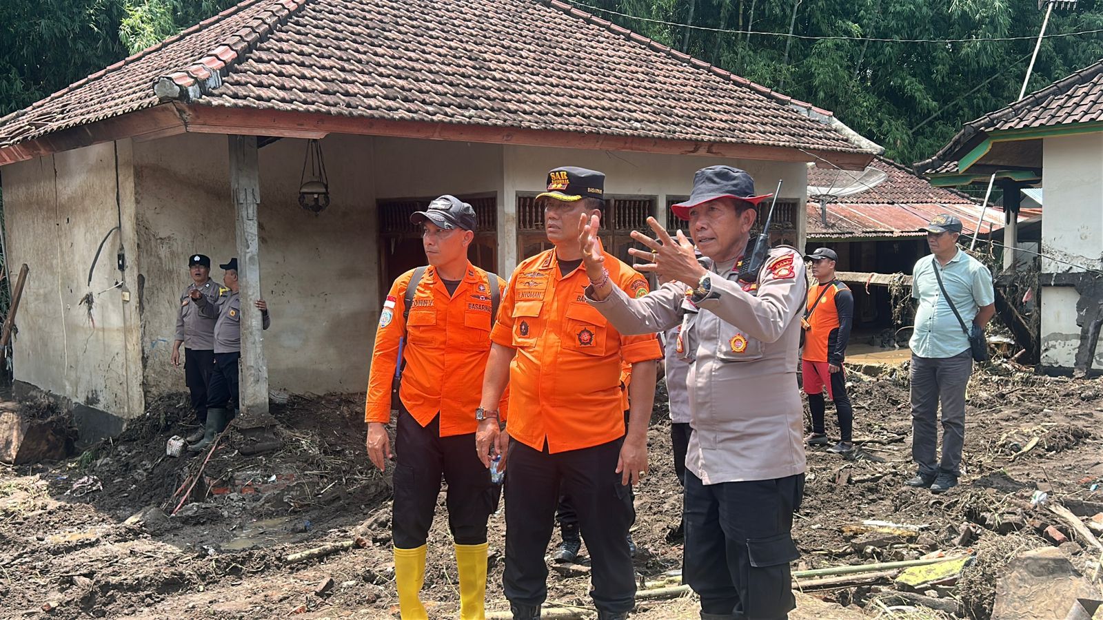 KORBAN KEDUA BANJIR BANDANG DI DESA BANJAR BULELENG DITEMUKAN MENINGGAL DUNIA