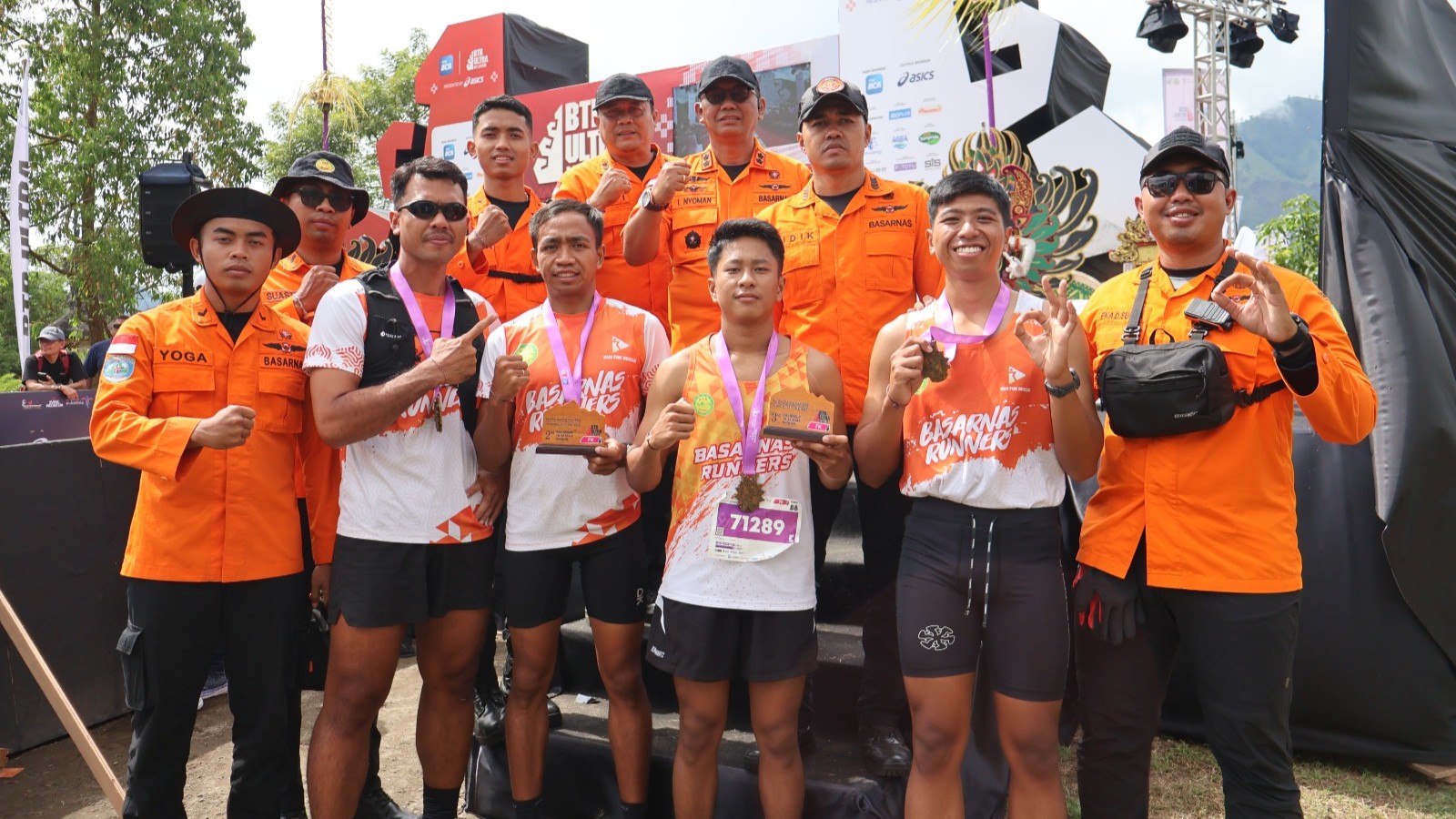 DUA PELARI BASARNAS BALI RAIH PERINGKAT 2 DAN 3 KATEGORI 7 KM BTR ULTRA 2026