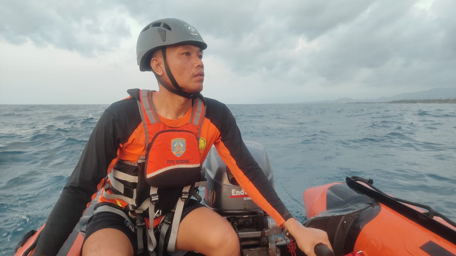 WARGA TERSERET ARUS SAAT BERENANG DI PANTAI GEROKGAK, TIM SAR GABUNGAN LAKUKAN PENCARIAN