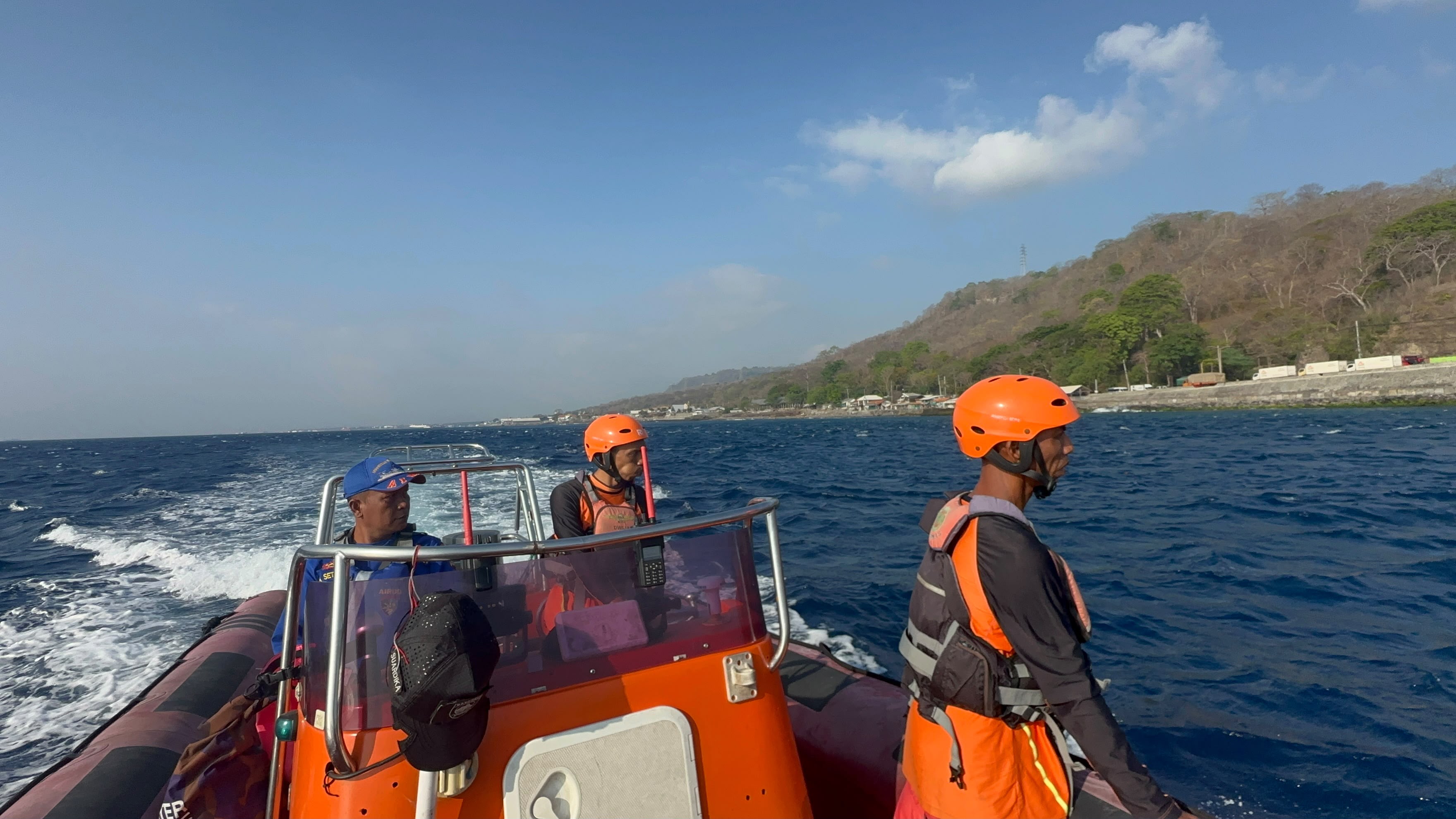 PENUMPANG KMP CEMERLANG 55 JATUH KE LAUT DI PERAIRAN PELABUHAN GILIMANUK